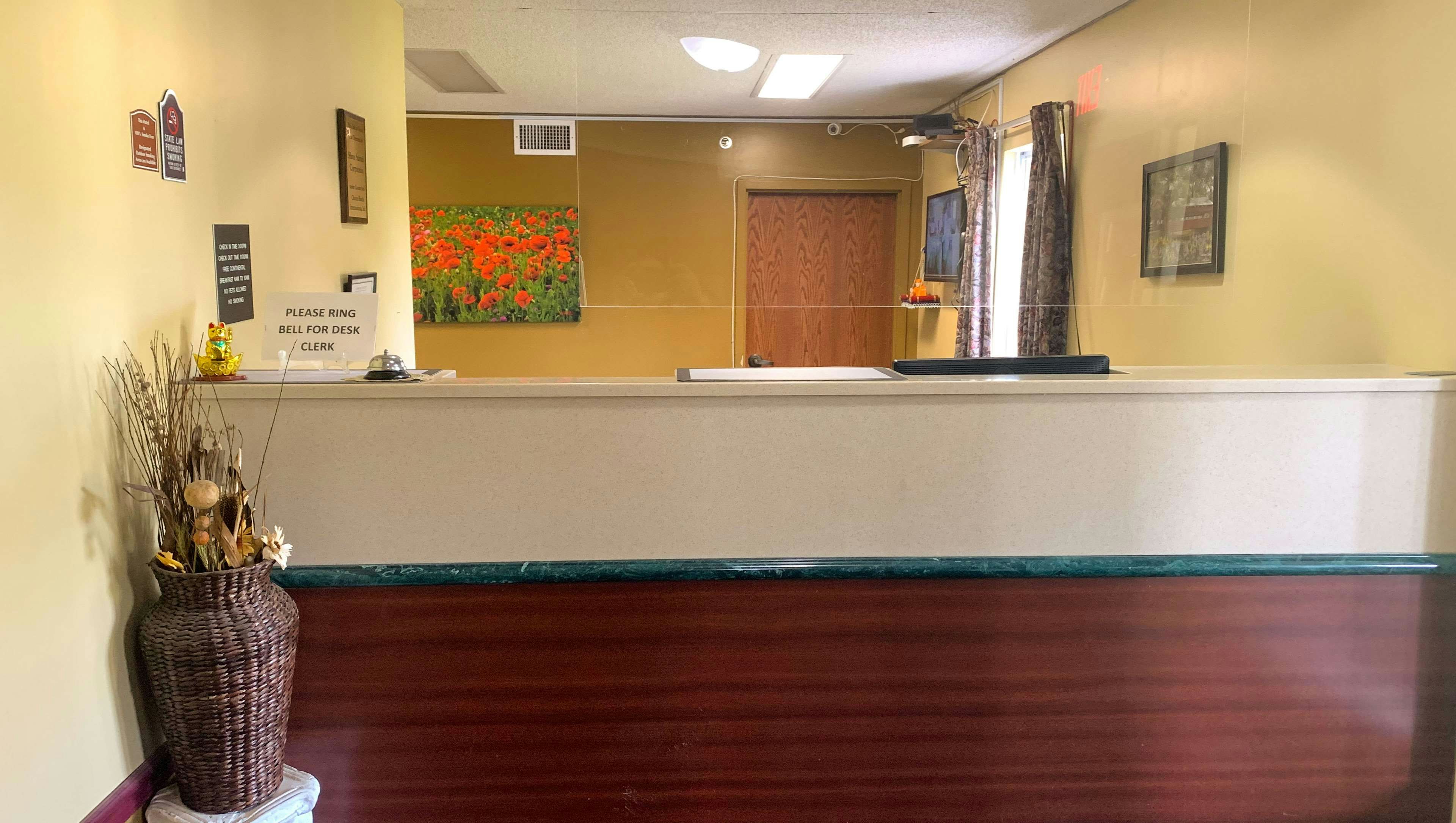 Econo Lodge Rockville 12/75