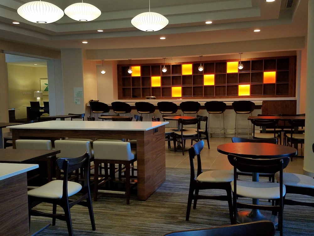 Holiday Inn Irving - Las Colinas, an IHG Hotel 43/64