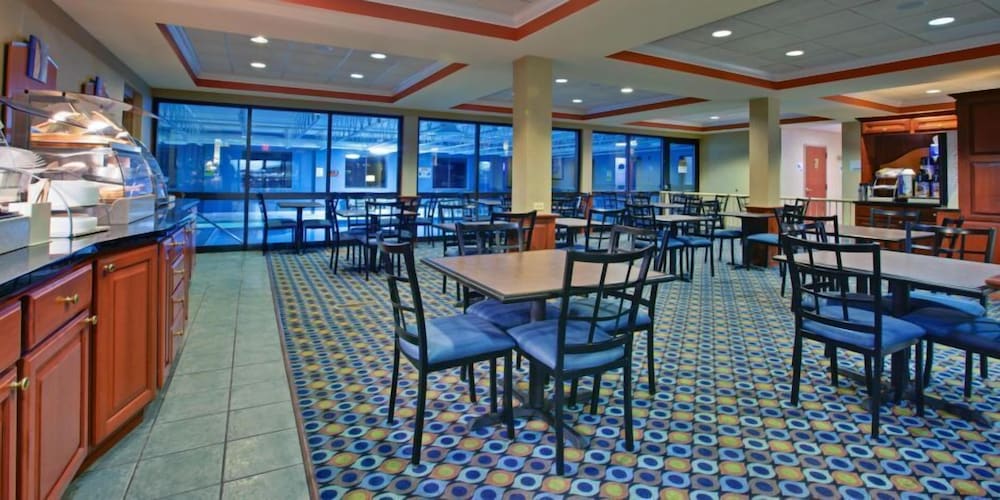 restaurant cafeteria