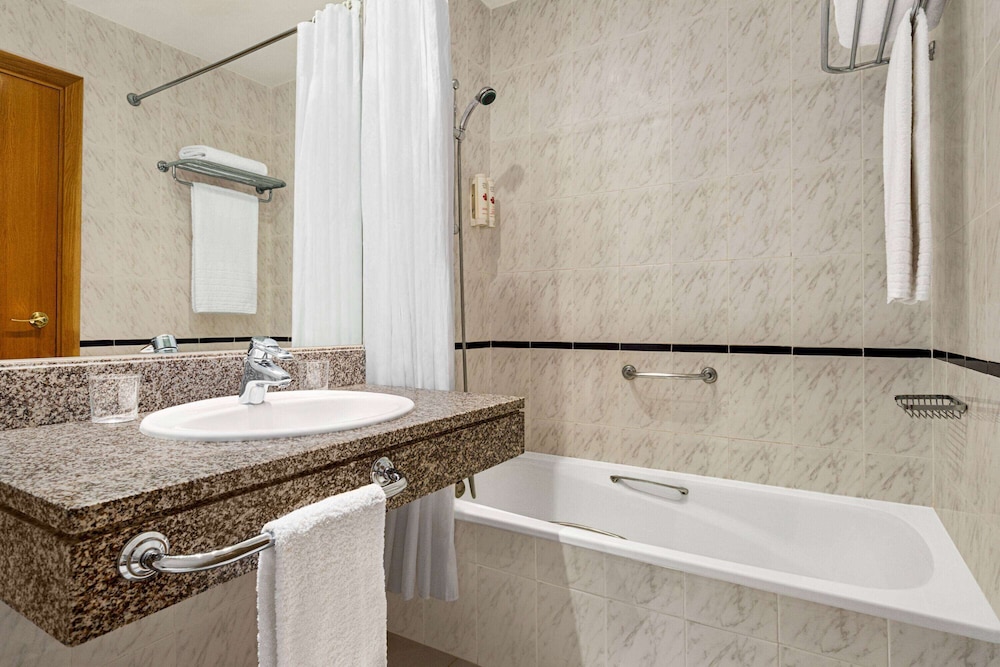 Ramada By Wyndham Madrid Tres Cantos 36/40