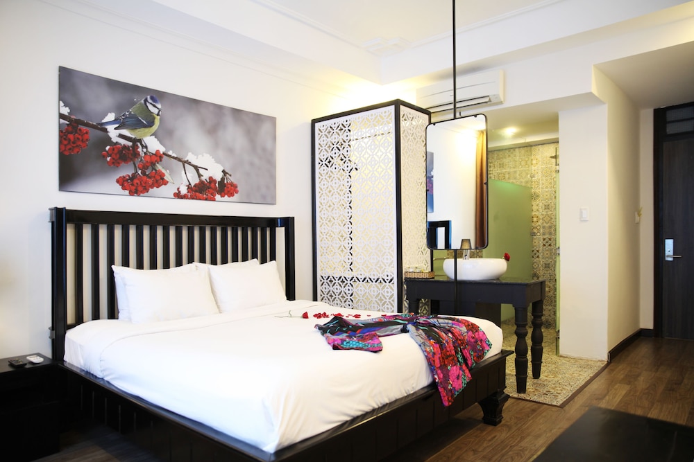1 BEDROOM, DELUXE, DOUBLE BED, CITY VIEW, BALCONY