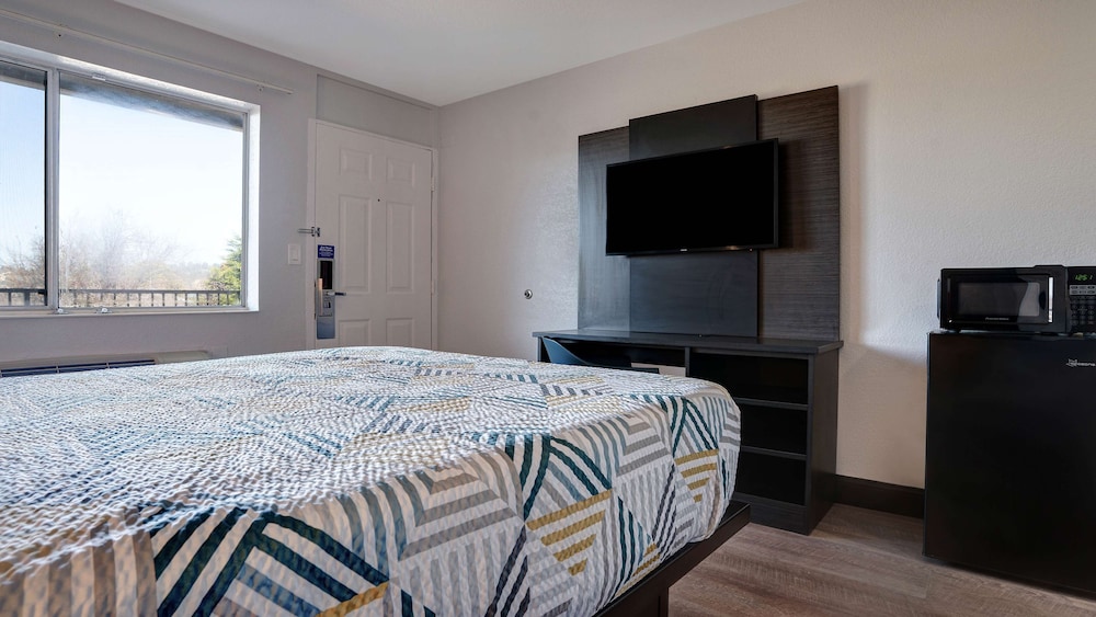 Motel6 Arcata, CA – Cal Poly Humboldt 23/60