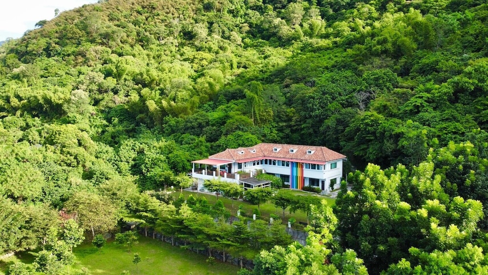 Li Wu Zuo Can B&amp;B 66/71