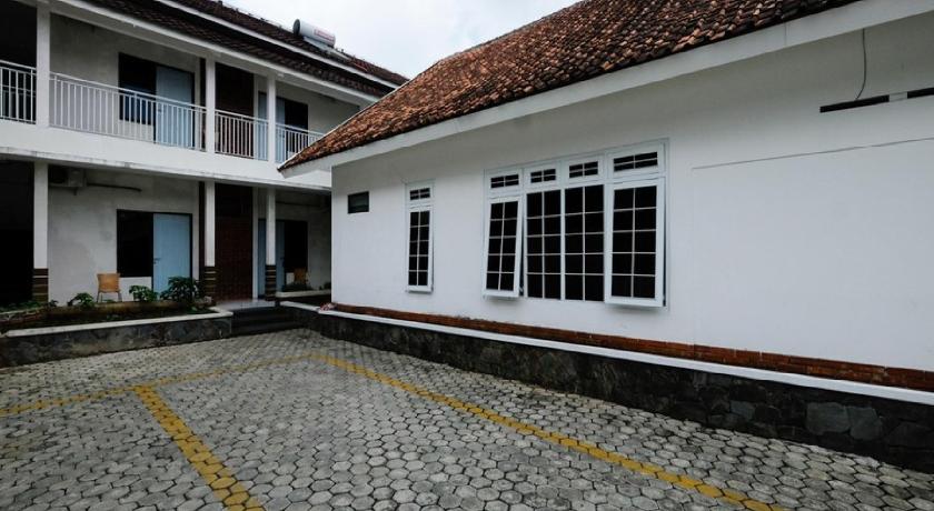 RedDoorz near Moro Mall Purwokerto 38/43