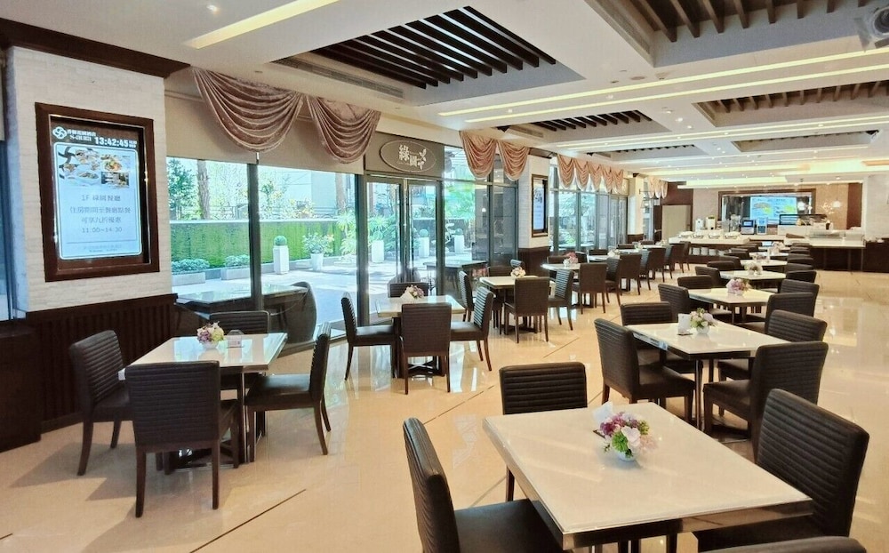 S Aura Hotel 36/50