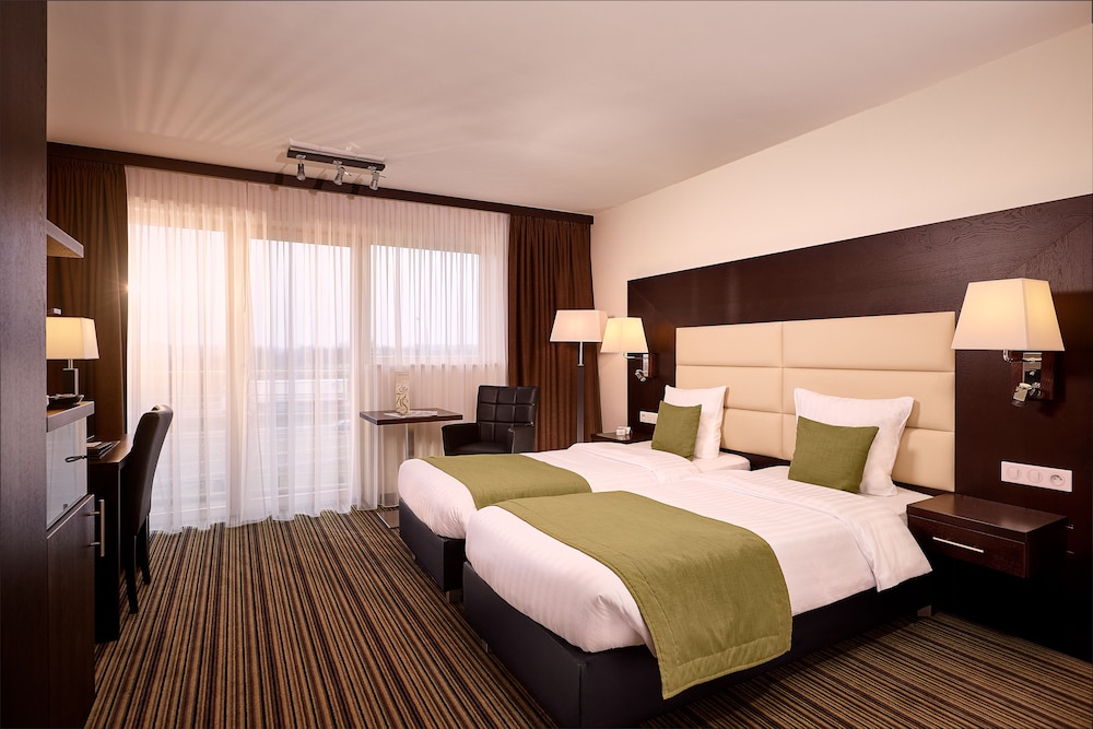 Hotel Charleroi Airport Van Der Valk 3/59