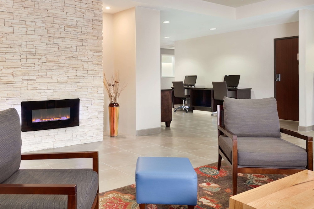 Country Inn & Suites By Radisson Fresno North CA 46/52