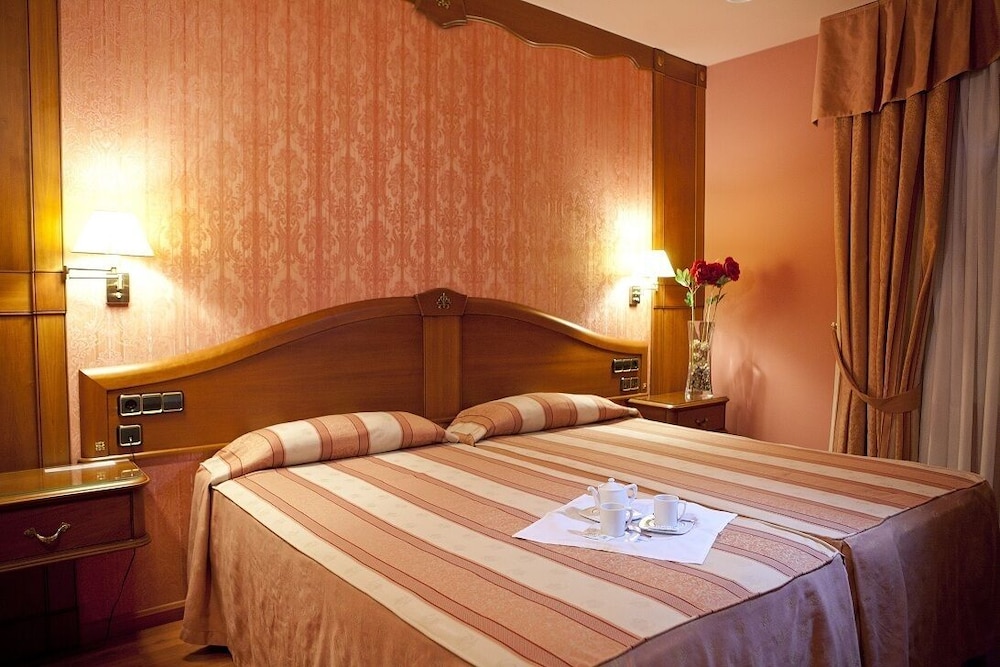 Hotel Torres I 3/50