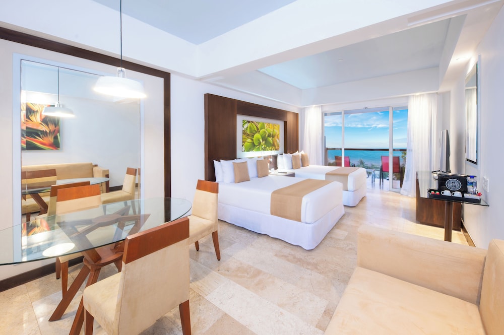 Krystal Grand Nuevo Vallarta All Inclusive 8/49
