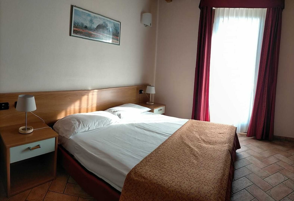 STANDARD, DOUBLE BED