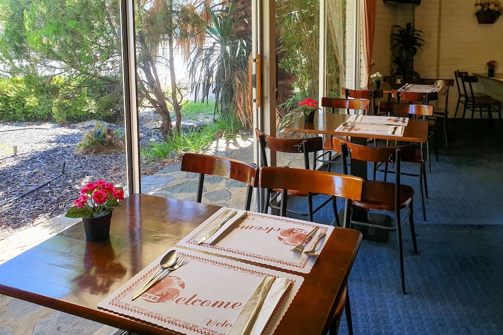 Econo Lodge Rivervale 37/60