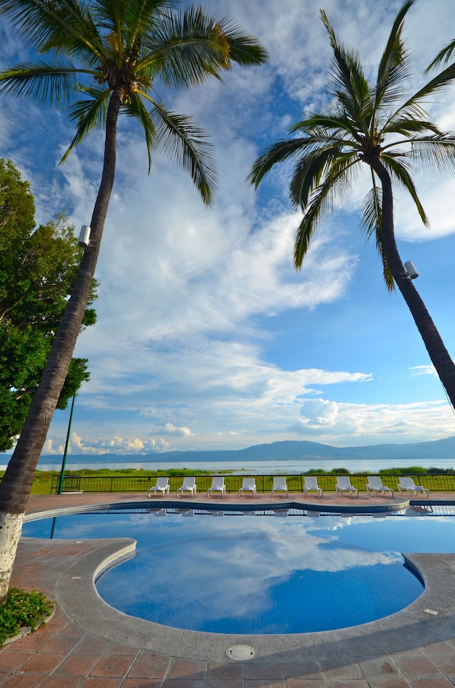 HOTEL REAL DE CHAPALA 37/42