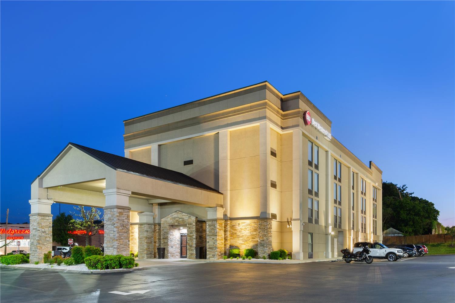 Best Western Plus Belle Meade Inn and Suites 29/30
