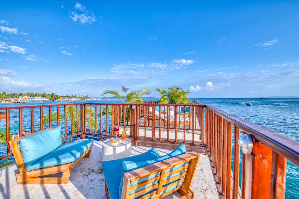 Tropical Suites Hotel 56/67