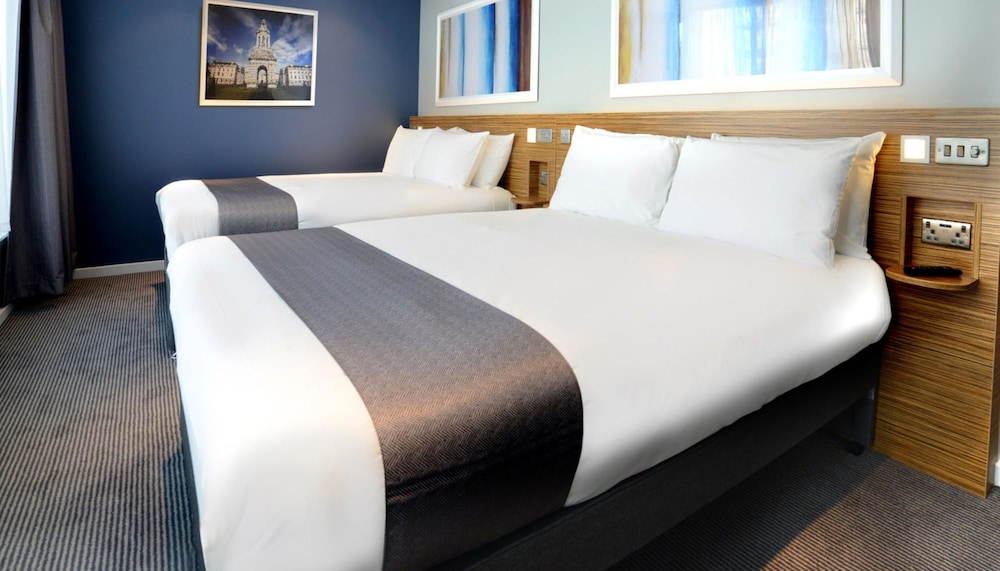 Travelodge Plus - Galway City 13/41