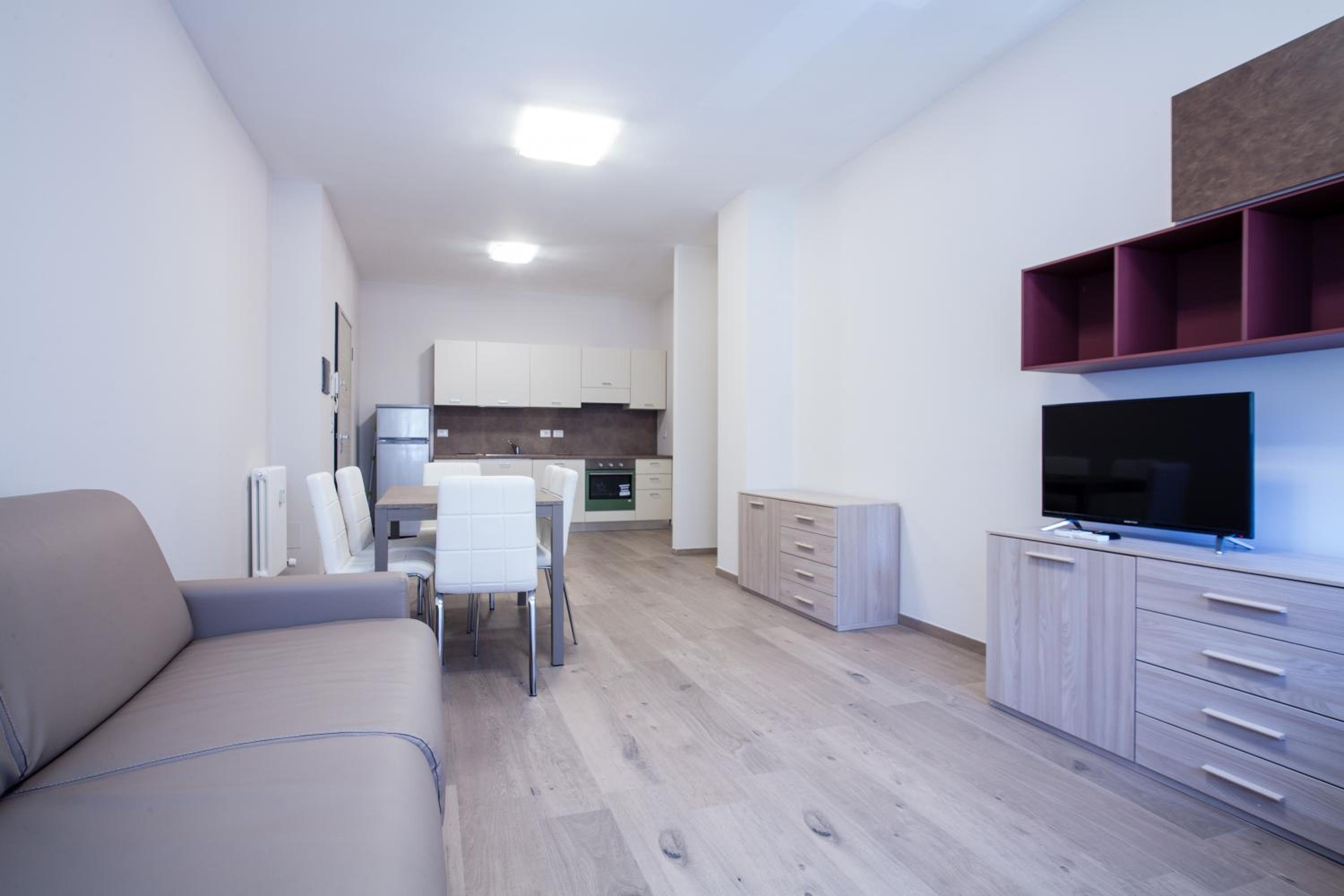 Astoria Suite Apartments 40/49