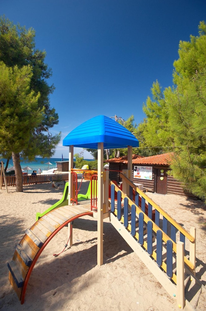 Portes Beach Hotel 44/64