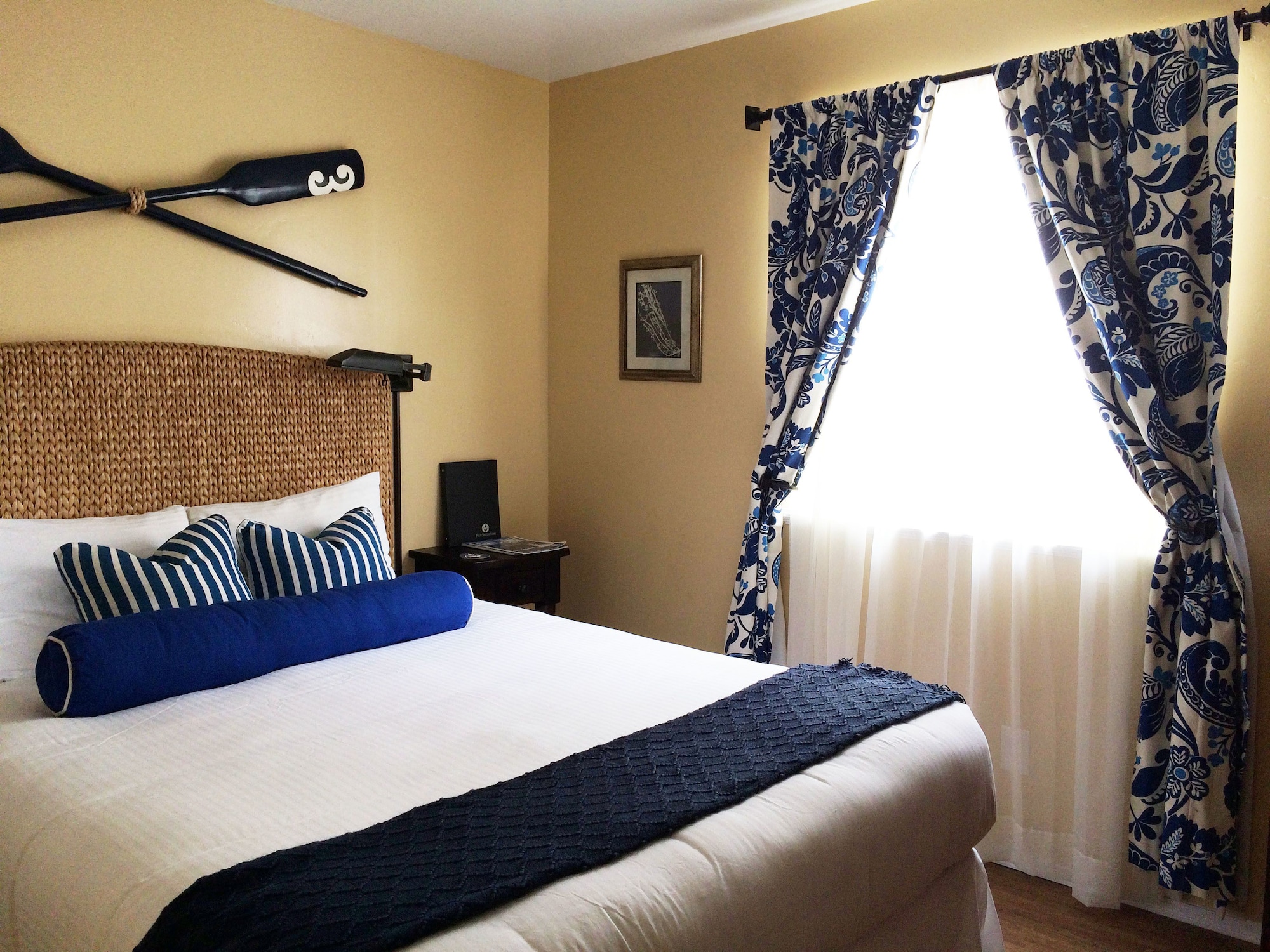 Beach, Bungalow, Queen Bed