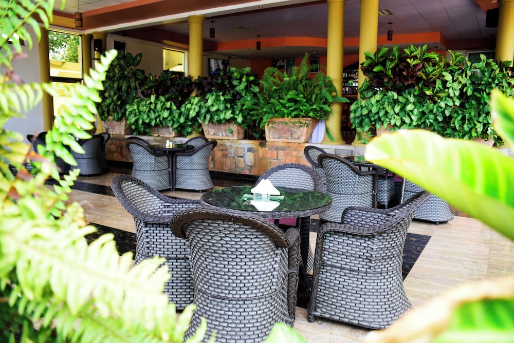 Nobleza Hotel 39/50