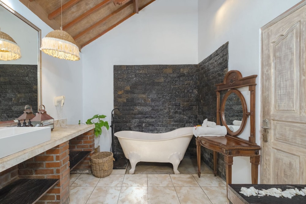Oberoi Luxury Villas 10/50