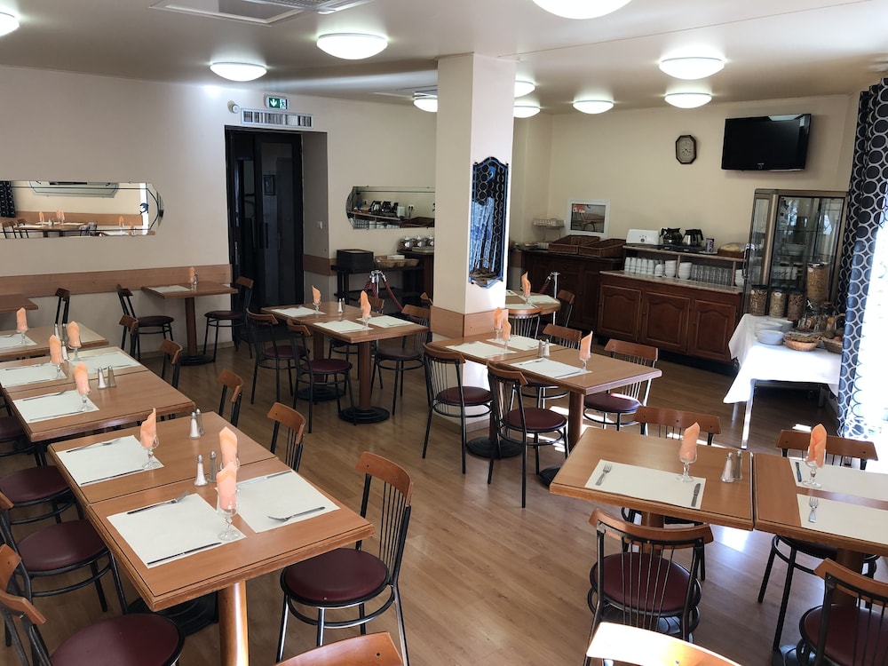 Le Dauphin Hotel 42/54