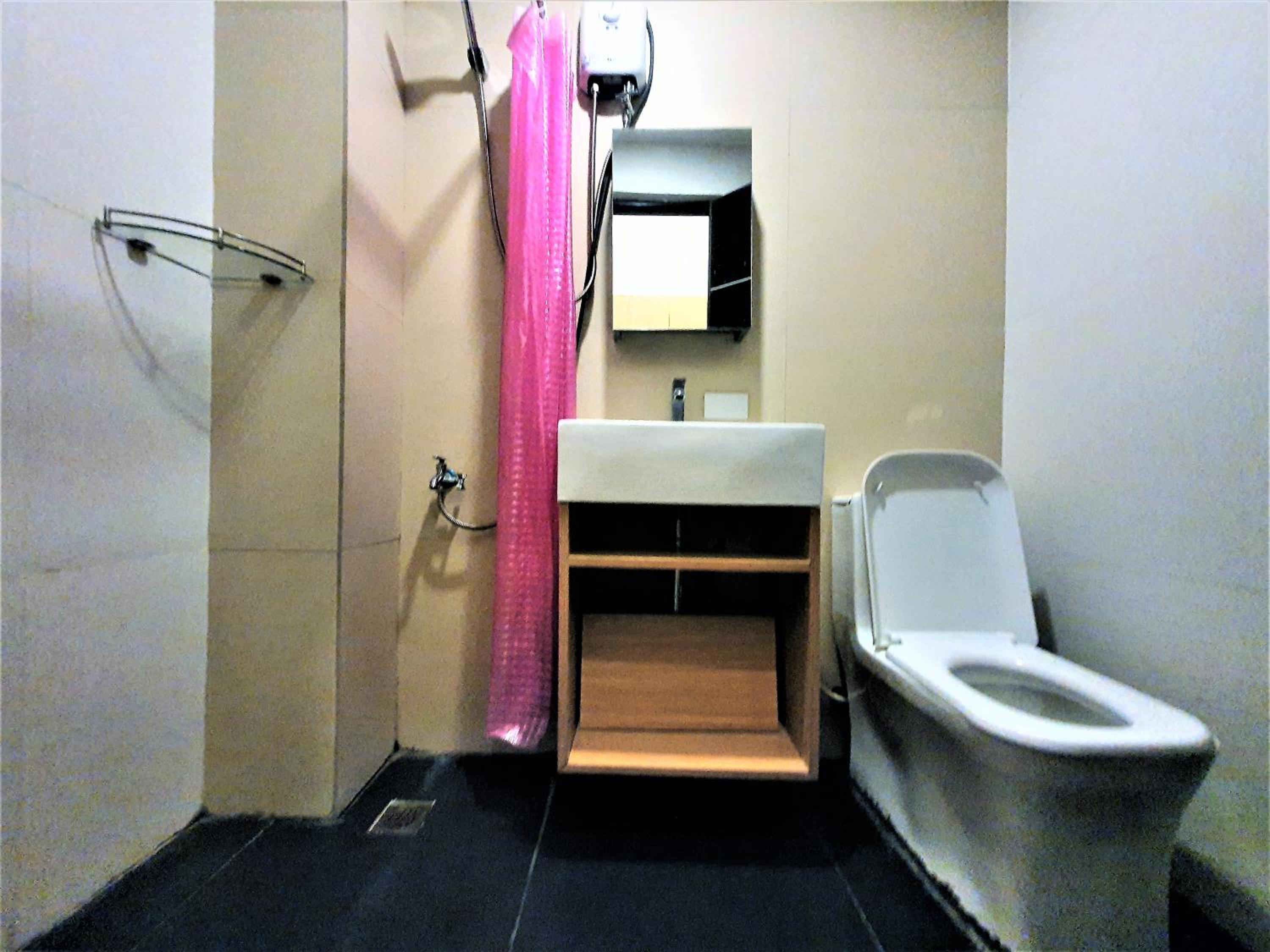 Oyo 108 Spiral Suites 46/50