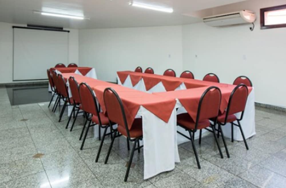 Carlton Plaza Pocos De Caldas 48/52