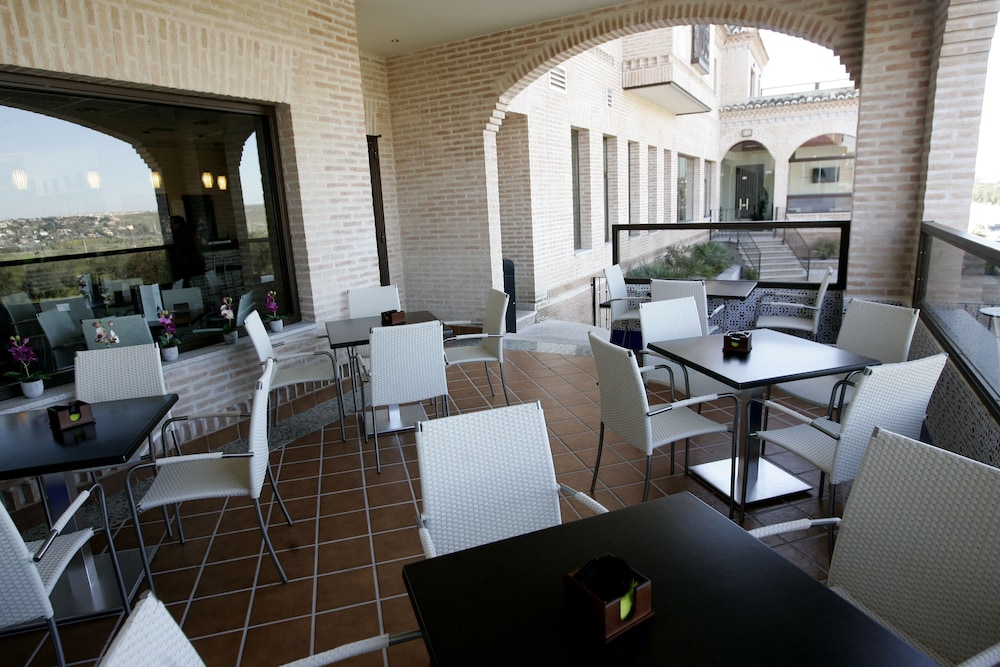 LA BASTIDA HOTEL 13/18
