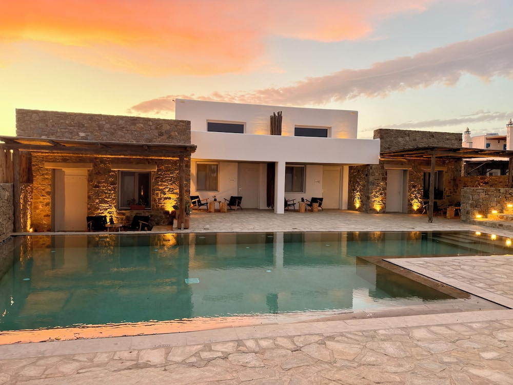 Mykonos Dot - Art Homes 40/46