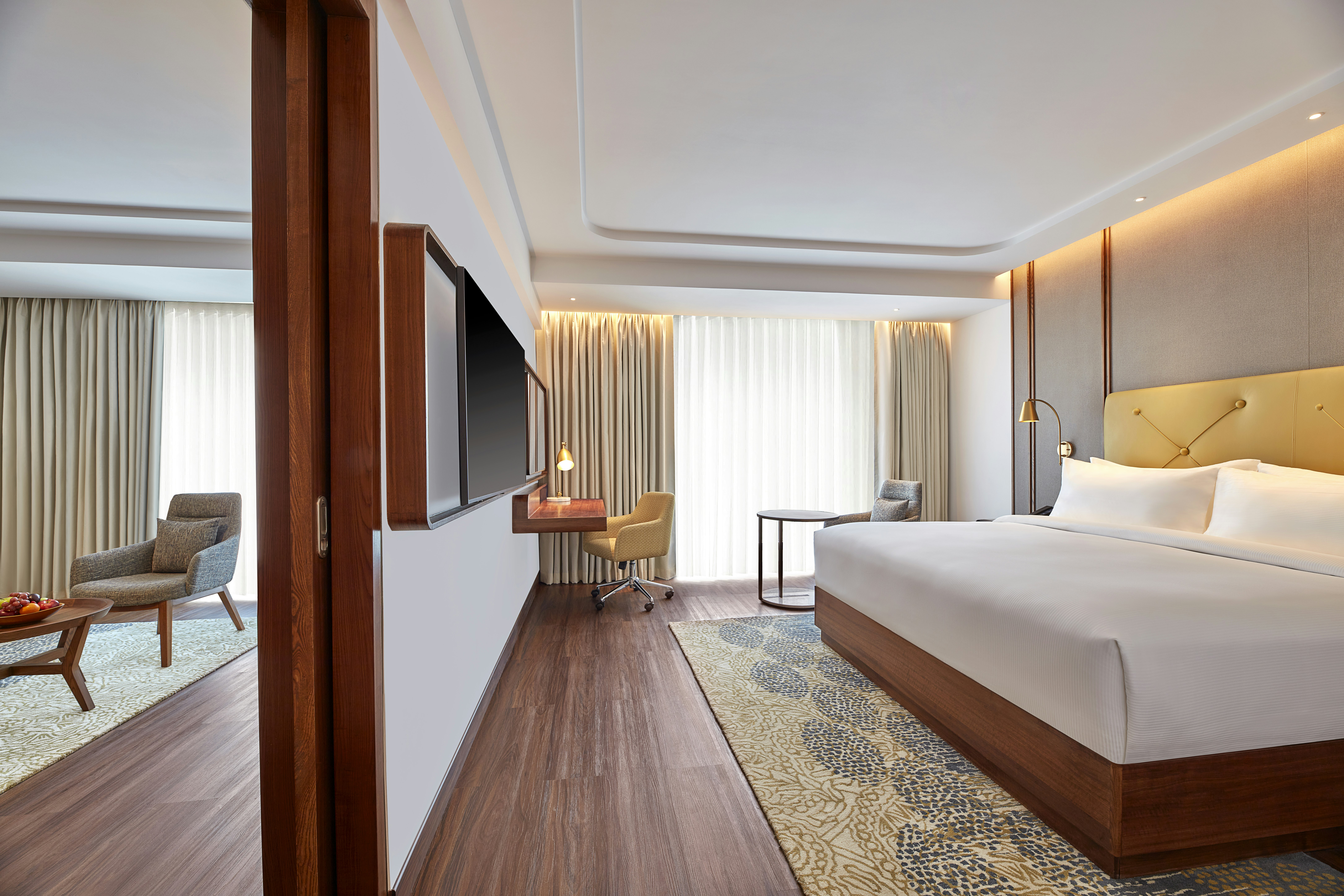 AMBASSADOR, SUITE, KING BED