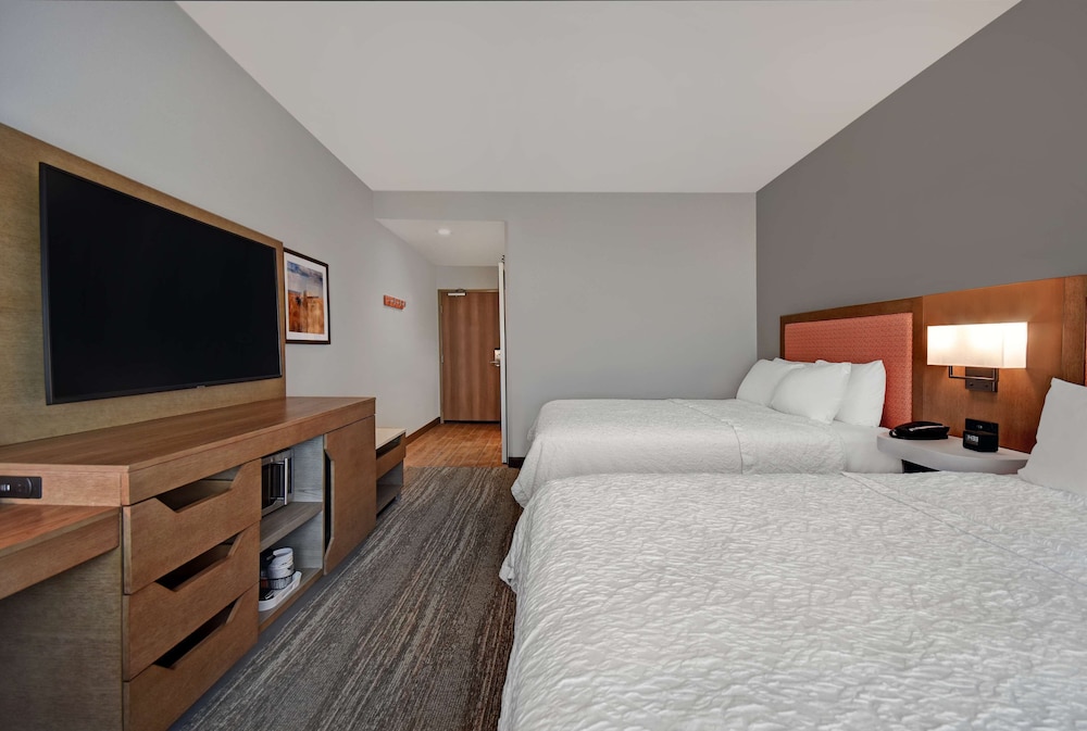 Hampton Inn Midland South 20/58