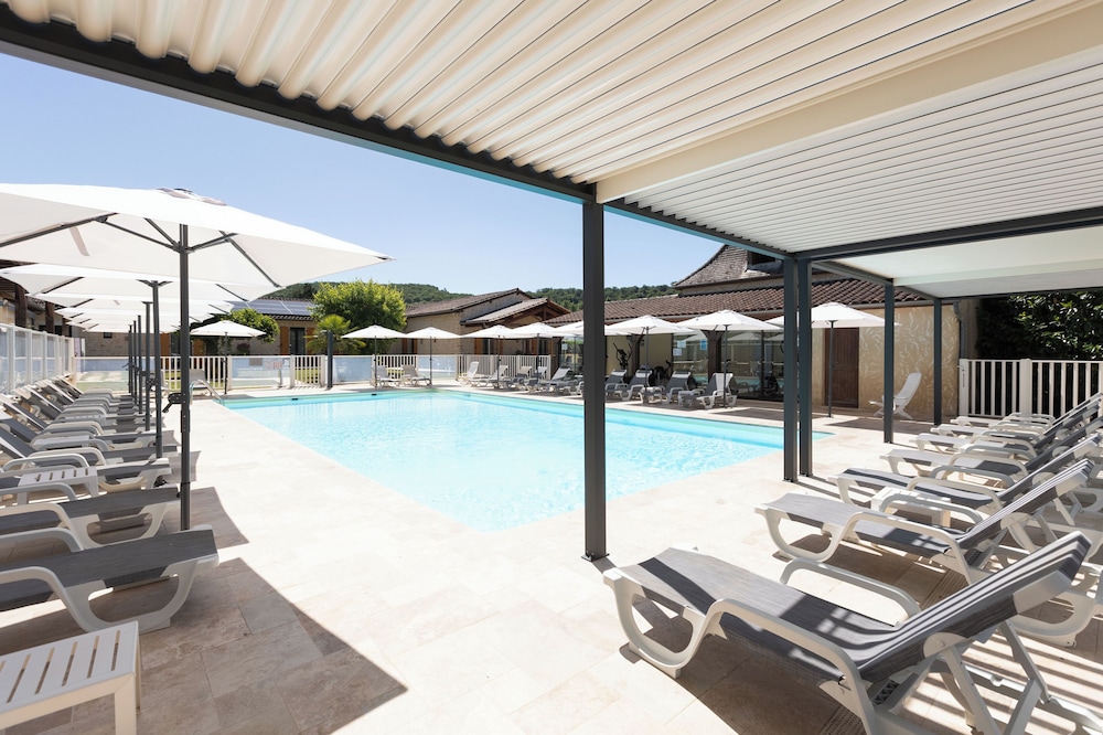 HOTEL L OUSTAL 19/50