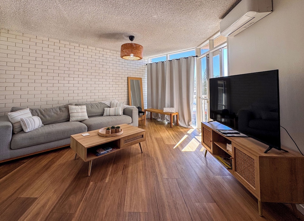 NORTHPOINT HOLIDAY APARTMENTS 47/61