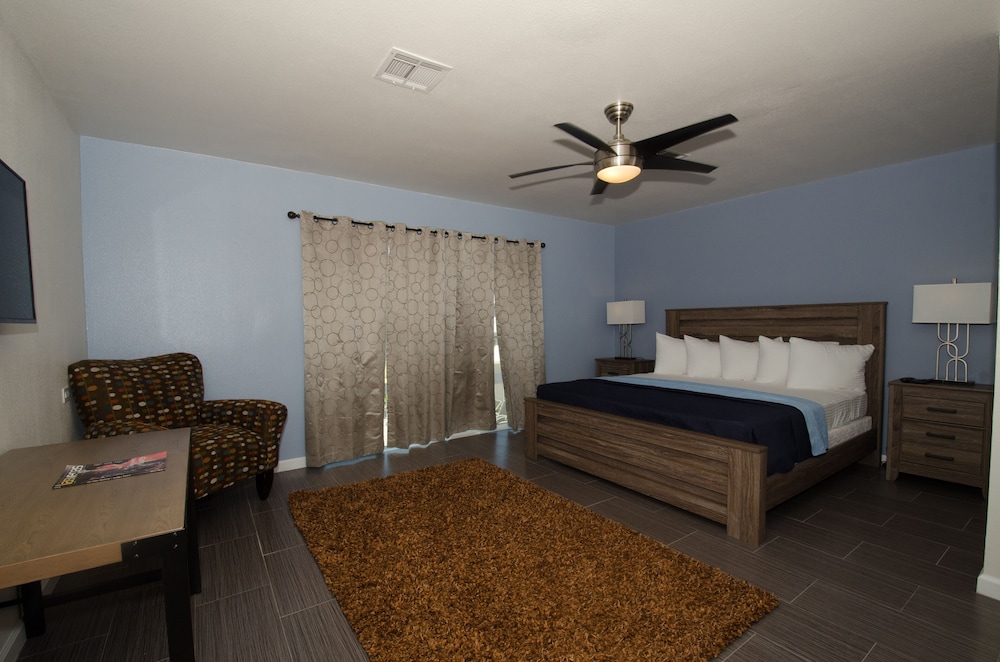 EXCLUSIVE, SUITE, KING BED, POOL SIDE, PATIO