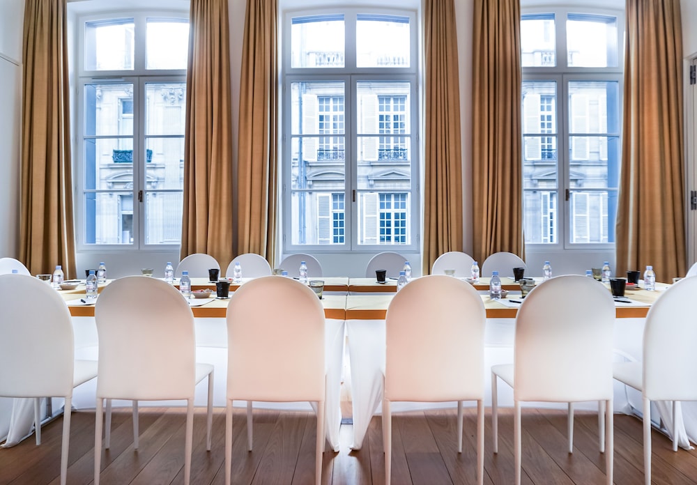 Hotel Marignan Champs Elysees 55/70