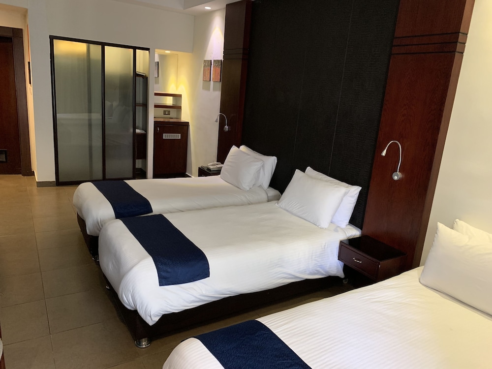 RUM HOTELS - AL WALEED 21/66
