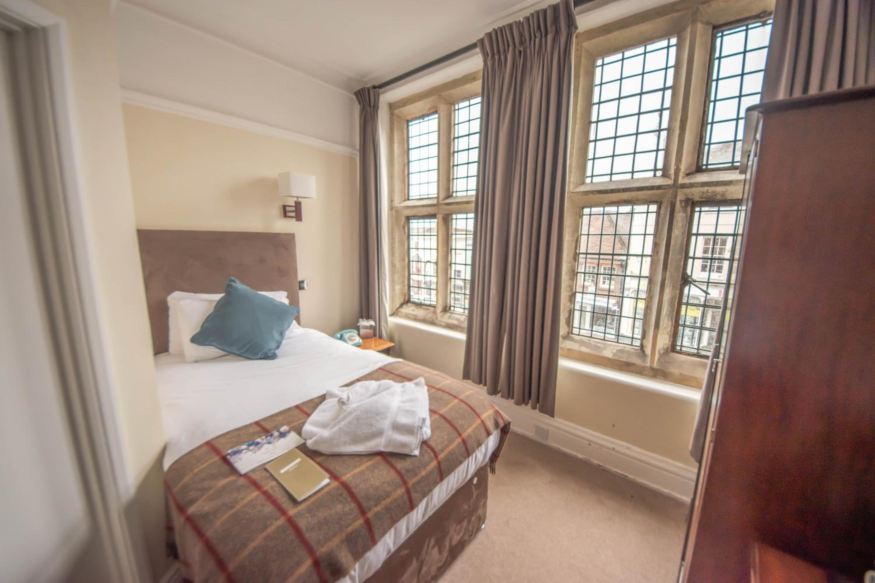 Room, Single, Norfolk Arms Hotel 2/10