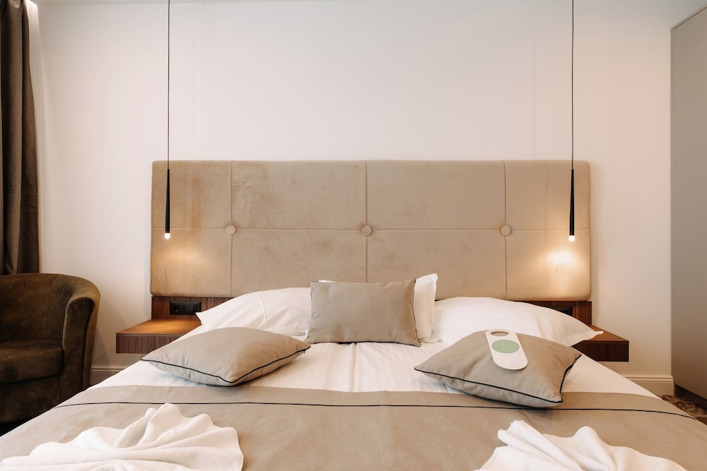 JUNIOR SUITE, SEA VIEW, BALCONY
