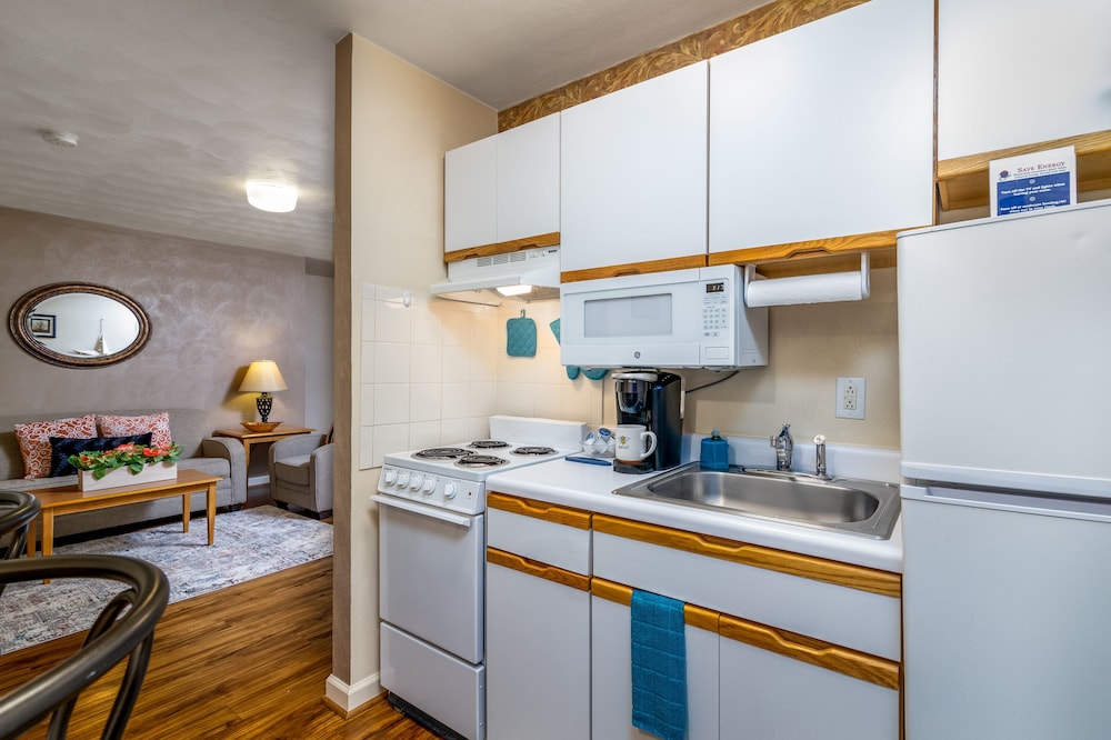 Affordable Corporate Suites of Waynesboro 60/60