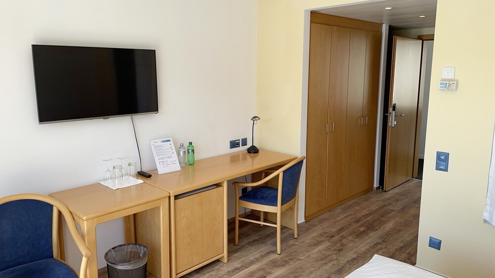 TRESA BAY HOTEL 23/32