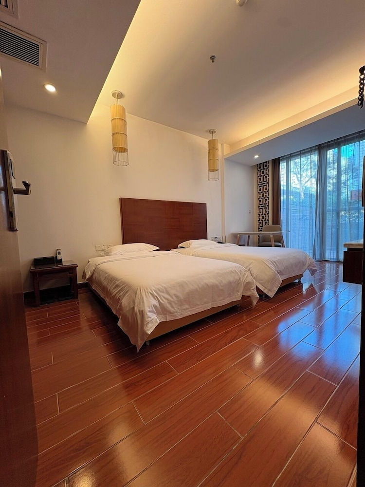 Guangzhou Baiming Fangyuan Apartment 14/47