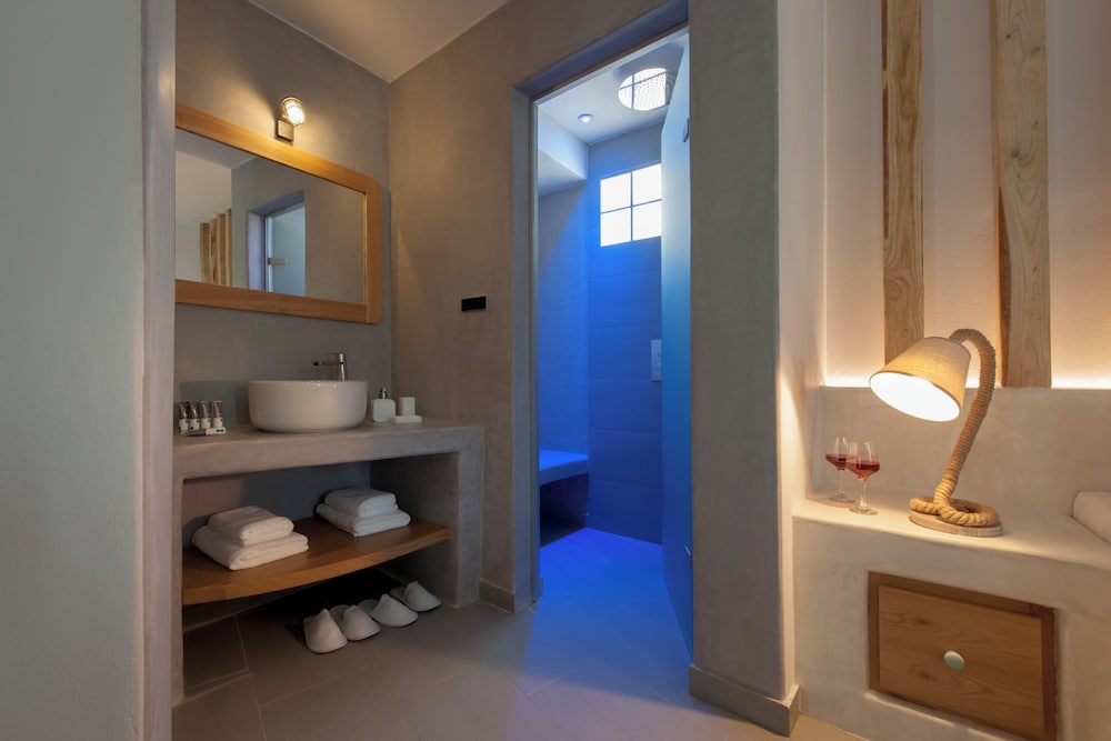 Neptune Luxury Spa Suites 72/72