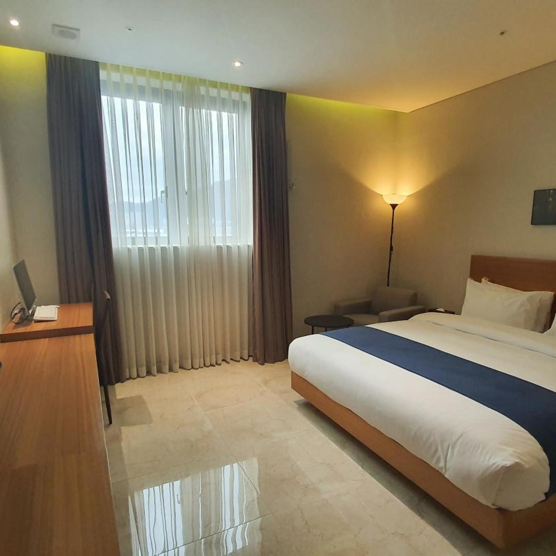 Deluxe, Double Bed, Bathtub