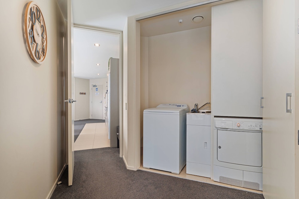 Esplanade Apartments 26/49