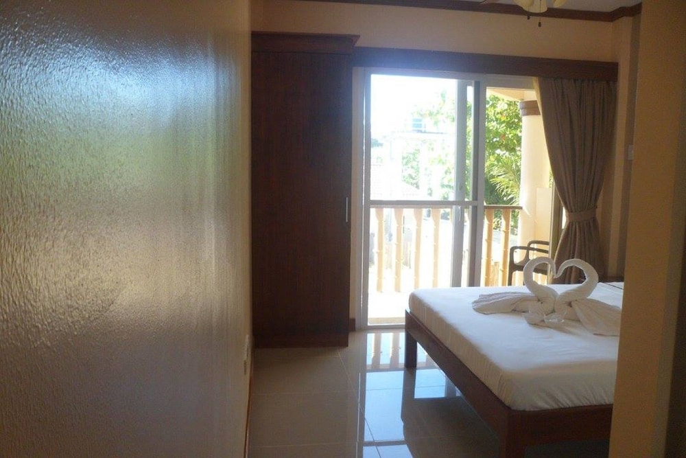 Malapascua Starlight Resort 10/27