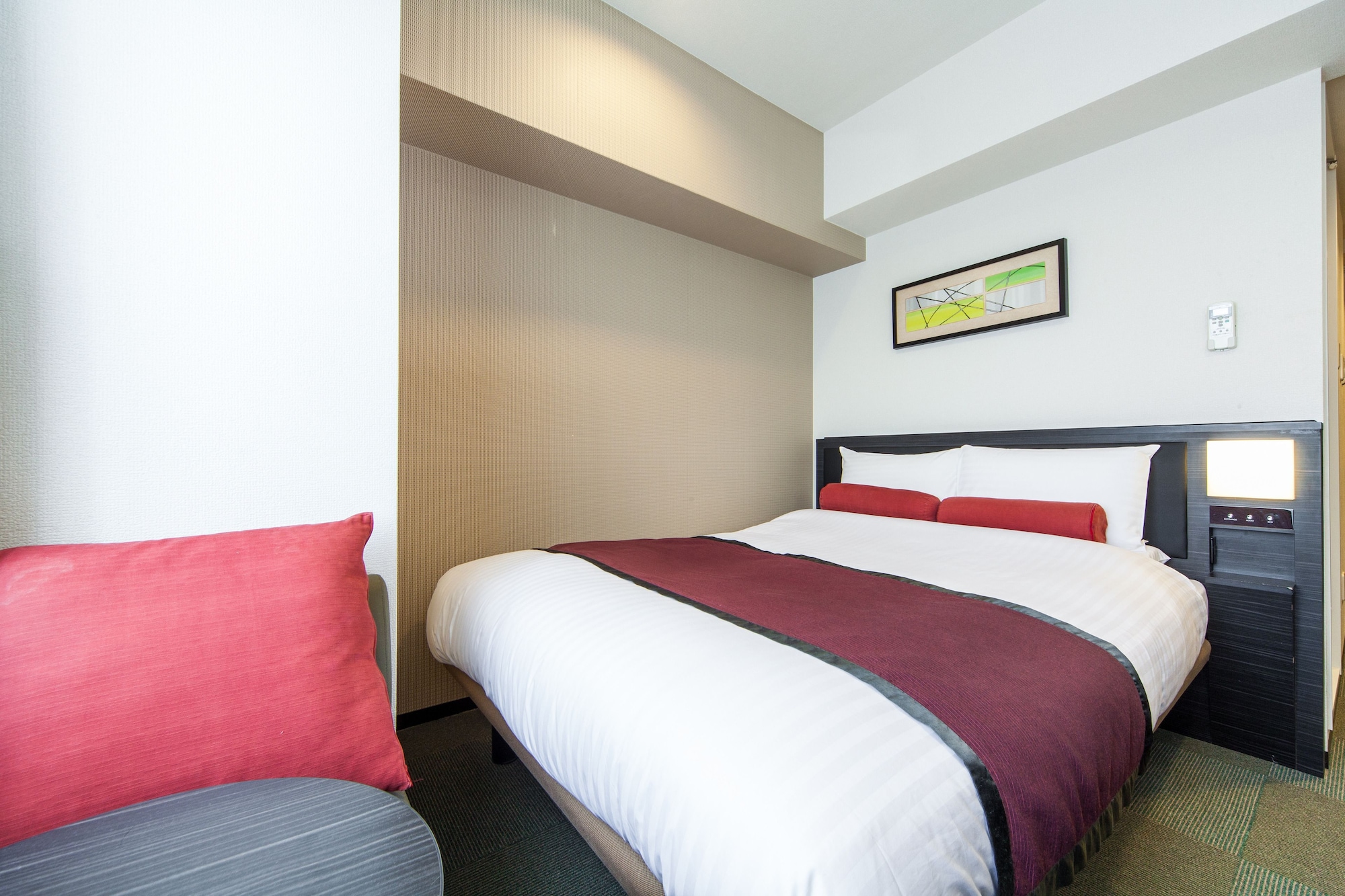 SUPERIOR, QUEEN BED, SMOKING