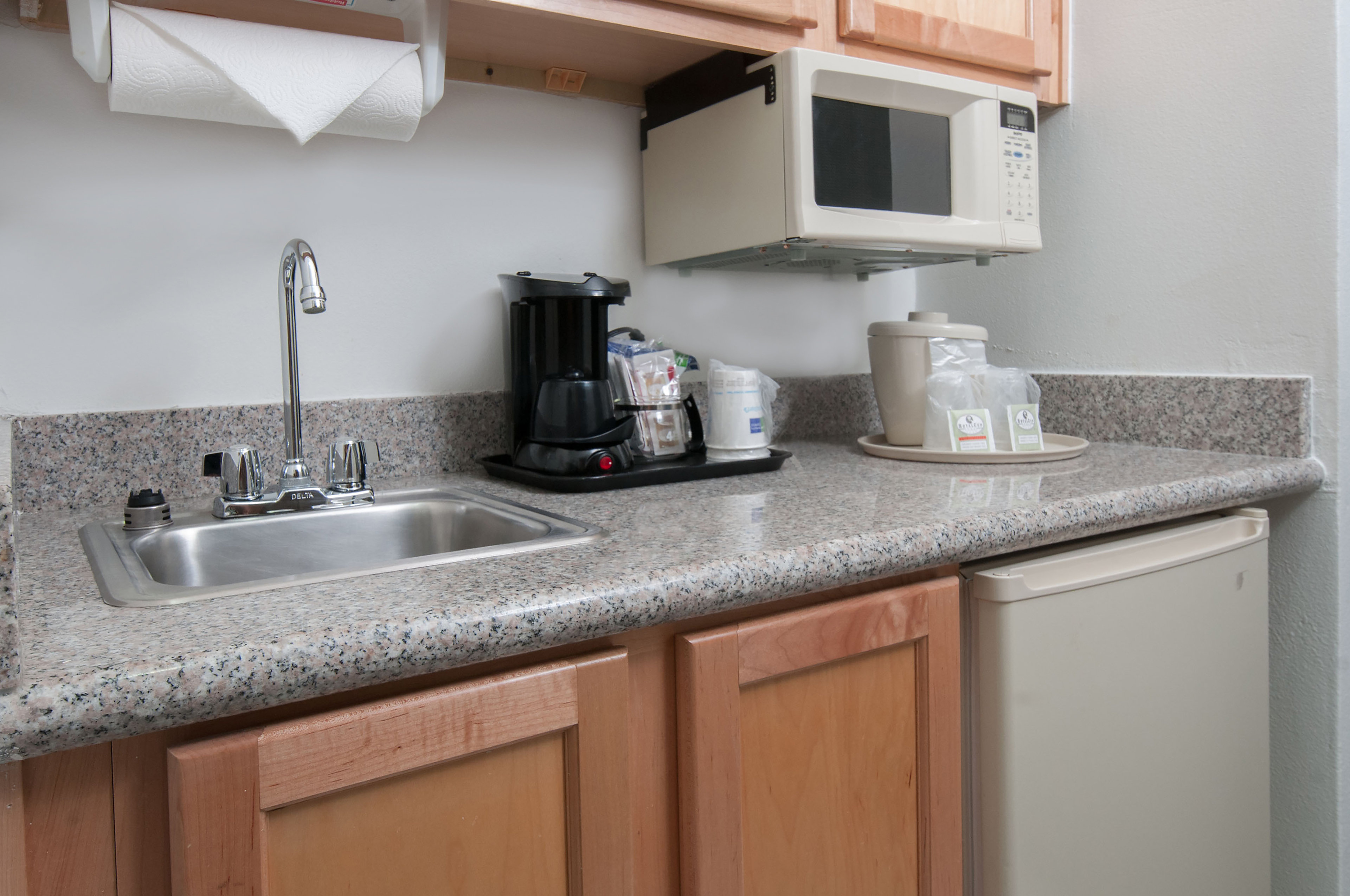 Holiday Inn Express & Suites San Antonio Rivercenter Area, an IHG Hotel 50/50