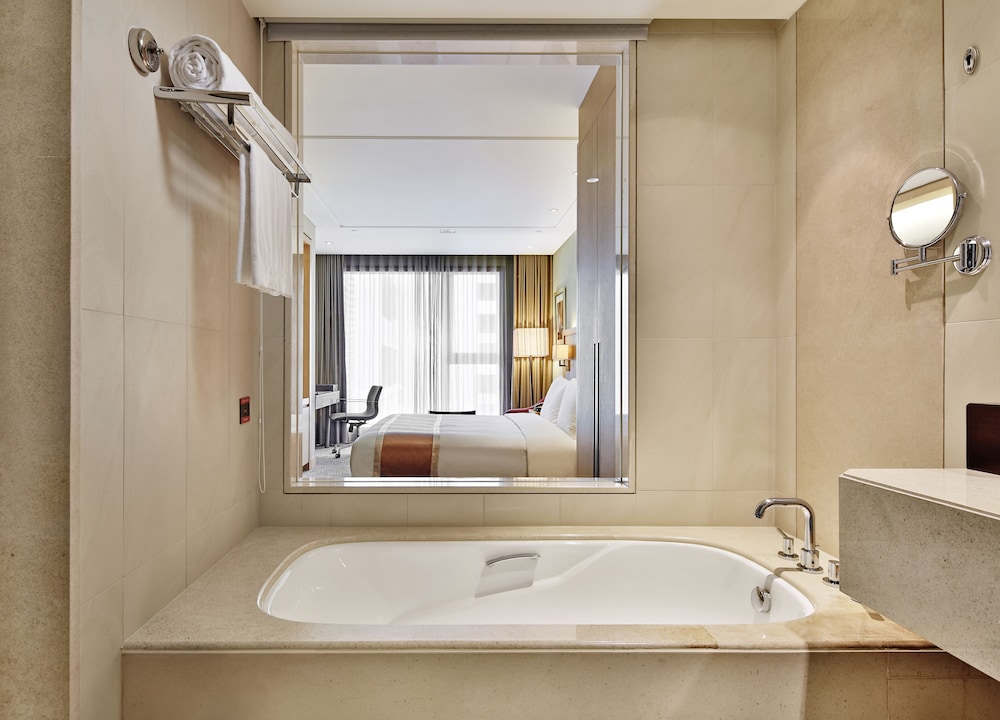 Millennium Hotel Taichung 24/80