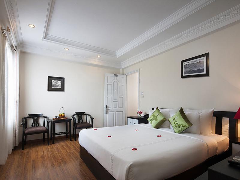 Serenity Villa Hotel 7/27