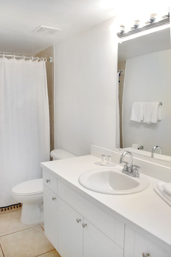 Coral Reef Suites 71/75